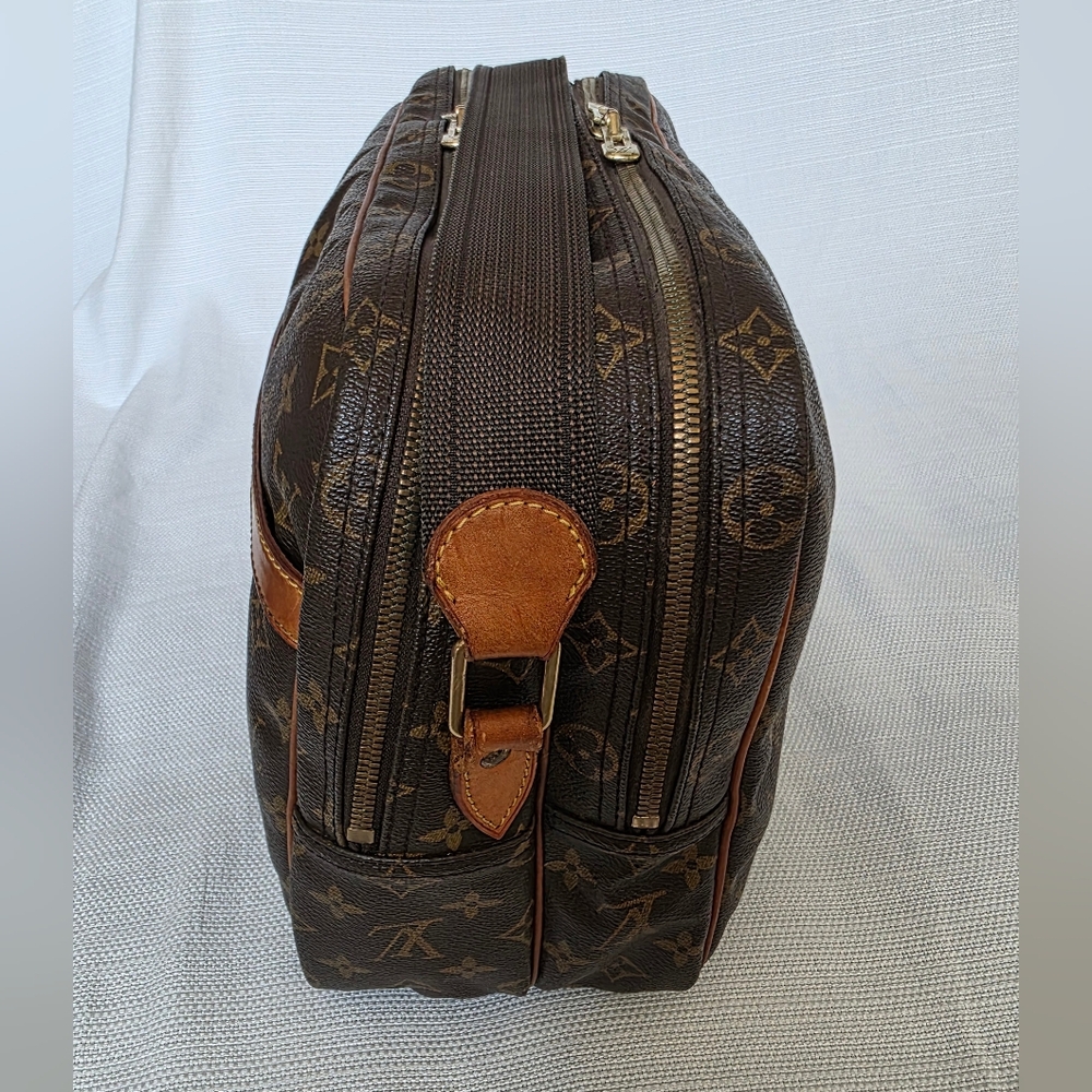 Louis Vuitton Sac Reporter GM in Monogram Canvas with Adjustable Strap - Picture 5 of 16